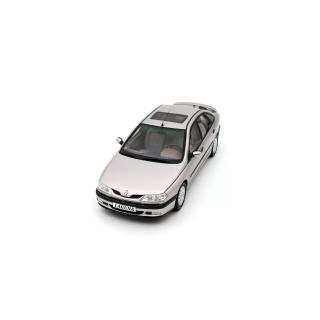 Renault Laguna V6 3.0 Baccara Gris Opale 1996 OttO mobile 1:18 Resinemodell (Türen, Motorhaube... nicht zu öffnen!)